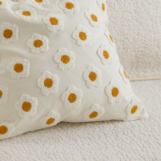 Daisy Dreams Sofa Pillow Cover