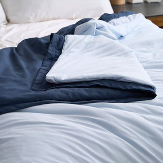 Deep Sleep Temperature-Regulating Comforter