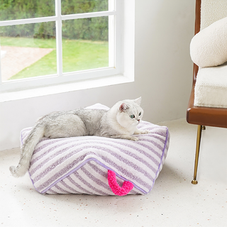 ZEZE Pets Snuggly Stripes Pet Bed