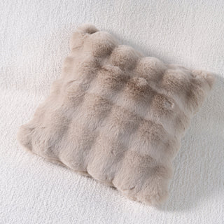 Housse de coussin en fausse fourrure 