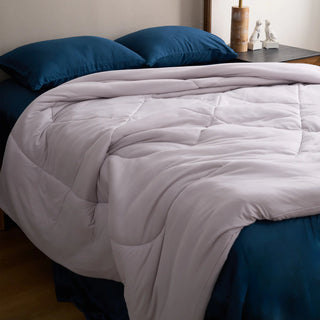 dralon-antibacterial-comforter-Twilight_Gray-2_d7b58e25-b4c1-492d-8ad1-550477e838a5.webp